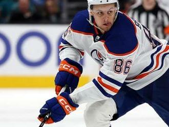 Obranca dostal povolenie hľadať si nové pôsobisko, Oilers to popreli. Agenta frustrujú