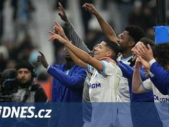 Fotbalisté Marseille porazili v dohrávce Lyon, jenž zůstal poslední