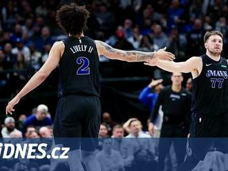 Dončič řádil a Dallas deklasoval Utah, zářil i Embiid. NBA dál vládne Minnesota