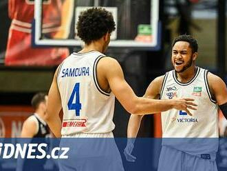 Basketbalisté USK v dohrávce udolali Písek a upevnili si třetí místo