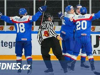 Slovensko - Česko 6:2. Debakl na úvod šampionátu, junioři v derby propadli