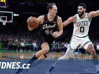 Vysoký náskok proti Bostonu nestačil, Detroit utrpěl v NBA rekordní 28. porážku