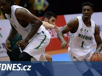 Basketbalisty Děčína posílí reprezentant Nigérie Ogundiran. Co bude s Carterem?