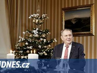 Zeman zrušil své vánoční poselství. Není čas na velké proslovy, řekl