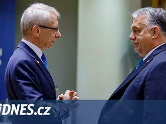 Obejdeme Orbána. EU chce dát Ukrajině 20 miliard eur i bez souhlasu Maďarů