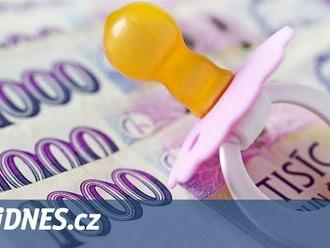 Více peněz pro rodiče i dětské skupiny. Co se změní v roce 2024 v sociální oblasti