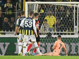 Fenerbahce nenechal nič na náhodu, Trnave k rozlúčke s Európou pribalil debakel. Končí aj Hrošovský