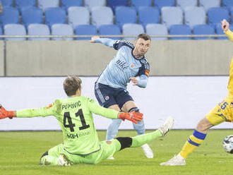 Slovan si v záverečnom zápase jesennej časti upevnil pozíciu lídra. Výhru nad DAC mu zariadil dvojgólový Tolič