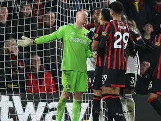 Rodákovho kolegu prevalcovali emócie. Leno strčil od zlosti do podávača lôpt