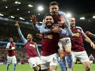 Aston Villa sa dotiahla na lídra Premier League. Chelsea viedla o tri góly, triasla sa o výsledok