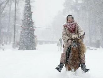 Na Sibíri klesli teploty pod mínus 50, Moskva zažíva rekordné sneženie