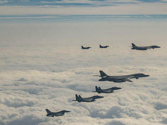 Americké bombardéry B-1B cvičili spoločne s lietadlami Južnej Kórey a Japonska