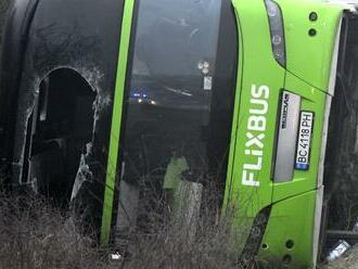 Nemocnica je po nehode autobusu v pohotovosti: Museli pristúpiť k ráznemu kroku!