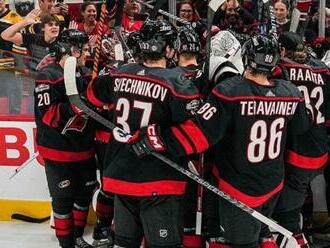 Chcú Stanley Cup: Hurricanes budú pred uzávierkou agresívni