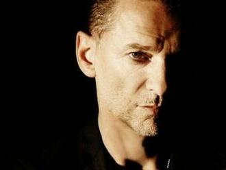 AUDIO: Dave Gahan nahrál potemnělou předělávku skladby 