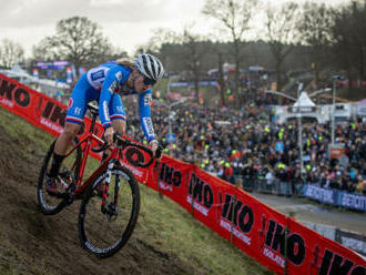 Van der Poel je popáté mistrem světa v cyklokrosu, Zemanová získala bronz