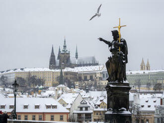 Hrad odmítl, že by platil bezpečnostní agenturu s neomezeným přístupem