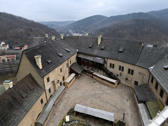 Hrad Loket chce letos začít s opravou historických krovů i střech