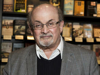 Spisovatel Salman Rushdie poskytl první rozhovor od srpnového napadení