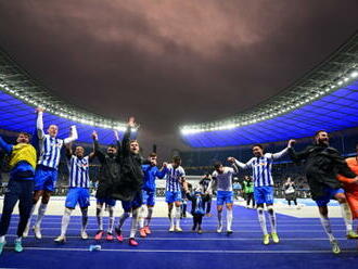 Hertha Berlín díky výhře 4:1 nad Mönchengladbachem letos poprvé bodovala