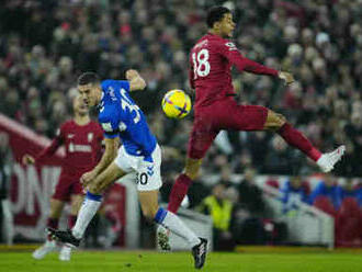 Liverpool porazil v derby Everton 2:0 a v anglické lize letos poprvé vyhrál