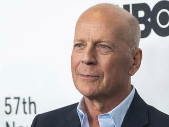 Americký herec Bruce Willis trpí demencí, kariéru ukončil už loni v březnu