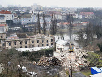 V areálu Radimského mlýna v Kolíně začaly demolice, postaví tam přes 250 bytů