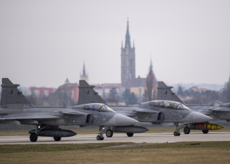 Čáslavští piloti odletěli cvičit ostré střelby do Švédska