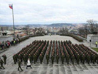 Černochová ocenila české vojáky, kteří sloužili na misi na Slovensku