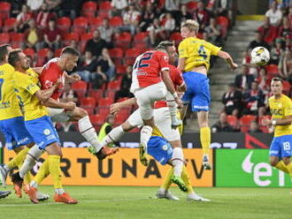 Fotbalisté vedoucí Slavie se představí v Teplicích, Plzeň zase na Slovácku