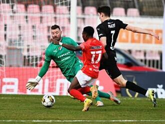 Brno porazilo díky Řezníčkovi Ostravu 2:1 a vyhrálo po šesti kolech