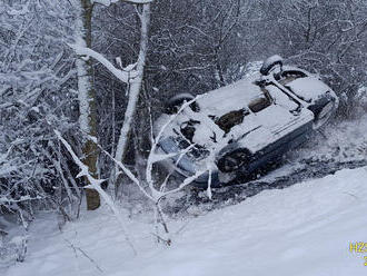 Mezi Kašperskými Horami a Radešovem havarovalo jedno osobní auto, nikdo nebyl zraněn.  Křižovatka z…