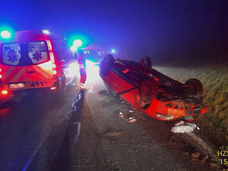 Mezi obcemi Štítov a Spálené Poříčí zasahovali hasiči u nehody osobního automobilu, skončil na…