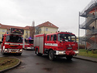 Jeden člověk se nadýchal zplodin hoření při požáru v Uherském Hradišti, požár způsobila závada na ventilátoru