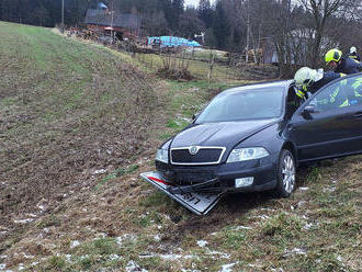 Jednotka HZS ze stanice Žamberk vyjela na dopravní nehodu osobního auta, které porazilo dopravní…