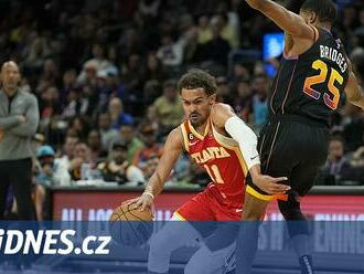 Atlanta v NBA deklasovala Phoenix, po pěti zápasech si zahrál i Krejčí