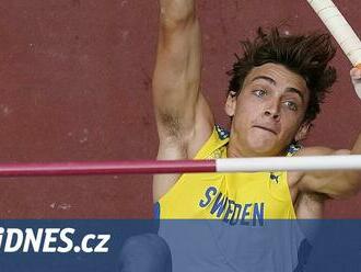 Duplantis zahájil v Uppsale útokem na světový rekord, uspěl na 610 cm