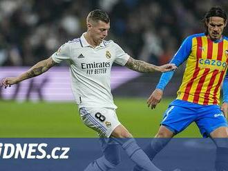 Real Madrid porazil v dohrávce Valencii a snížil ztrátu na Barcelonu