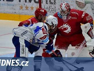 ONLINE: Kometa rychle vede, prosazuje se také Sparta. Vary mají v derby navrch