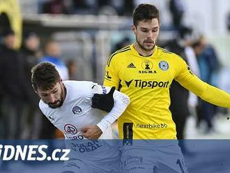 Slovácko - Olomouc 0:0, neuznaný gól i větší šance, na sněhu nakonec bez branek