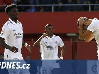 ONLINE: Asensio nedal penaltu a Real prohrál, Barcelona může zvýšit náskok na osm bodů