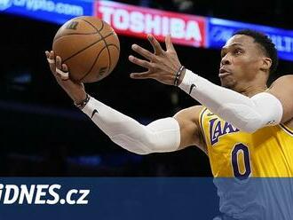 Westbrook se stěhuje do Utahu, angažmá v Lakers zakončil hádkou s koučem