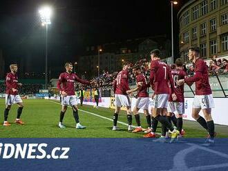 Bohemians - Sparta 2:6, tři penalty, po půli sedm gólů. Utržení hosté dominovali