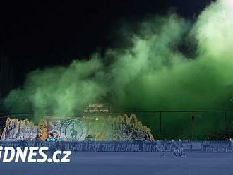 Zakuklenci zbili na tribuně fanouška, sponzoři Bohemians zvažují odchod