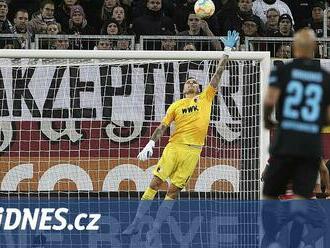 Augsburg v záchranářském duelu prohloubil krizi Kadeřábkova Hoffenheimu