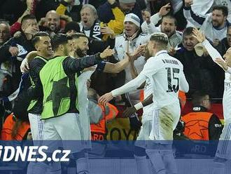 Real nasázel pět gólů v Liverpoolu, Neapol vyhrála ve Frankfurtu