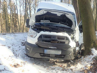 V katastru obce Koryčany řešili hasiči nehodu dodávky, zasahovaly jednotky ze dvou krajů