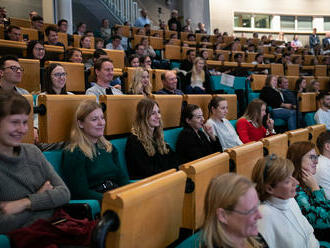 Prezidentské volby: Podpora je vyrovnaná, rozhodnout mohou až televizní debaty