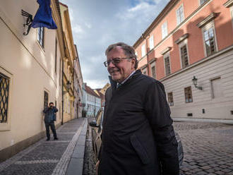 Šéf NKÚ odmítl Zemanovo pozvání na Hrad