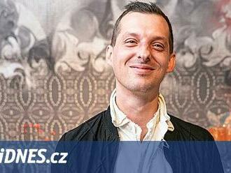 Syn Bořka Šípka promluvil o sexuální orientaci i záchraně rodinné sklárny